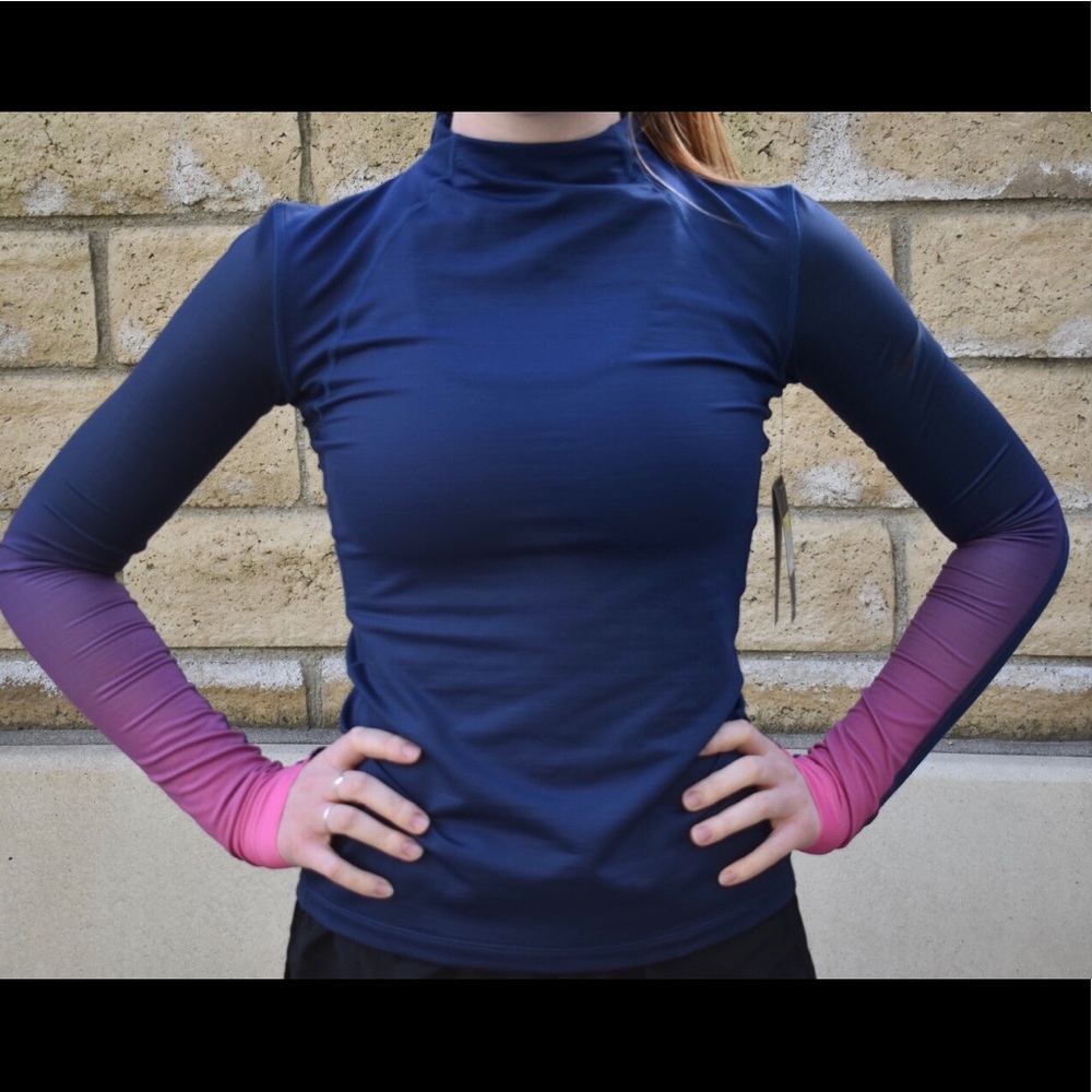 NIKE hyperwarm top